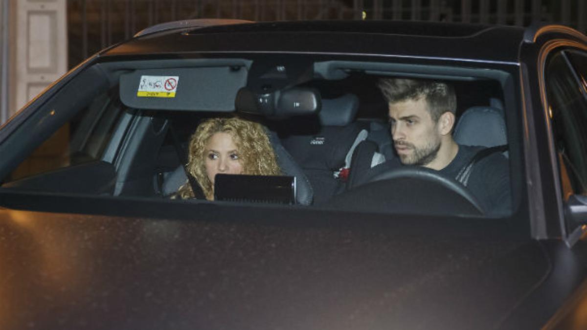 Shakira y Piqué en el coche el día de su cumpleaños