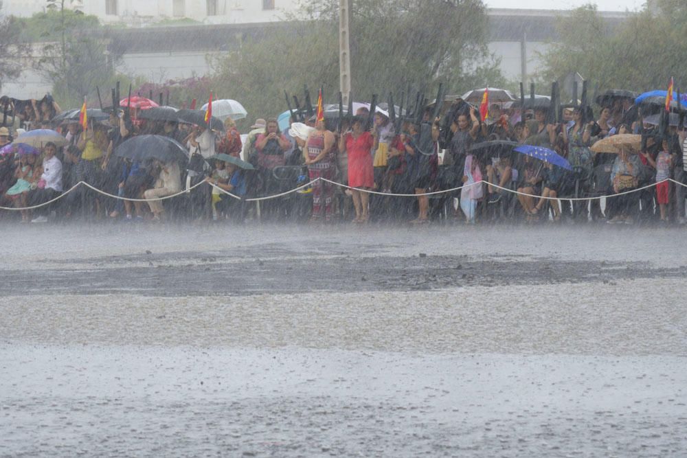 Despedida de la Brigada Líbano bajo la lluvia