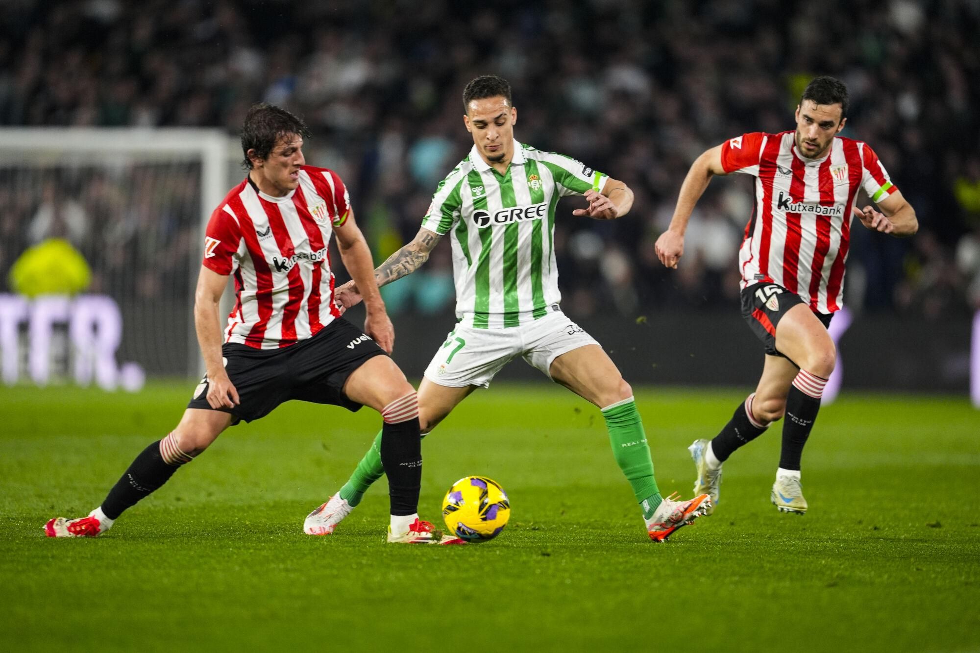Antony Matheus dos Santos of Real Betis in action during the Spanish league, LaLiga EA Sports, football match played between Real Betis and Athletic Club at Benito Villamarin stadium on February 2, 2025, in Sevilla, Spain. AFP7 02/02/2025 ONLY FOR USE IN SPAIN. Joaquin Corchero / AFP7 / Europa Press;2025;SPORT;ZSPORT;SOCCER;ZSOCCER;Real Betis v Athletic Club - LaLiga EA Sports;