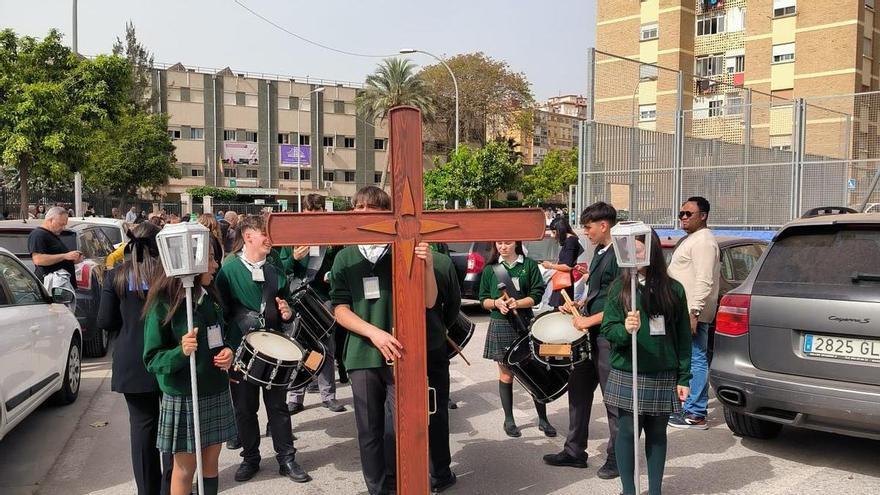 Procesión de los alumnos del Colegio Padre Jacobo