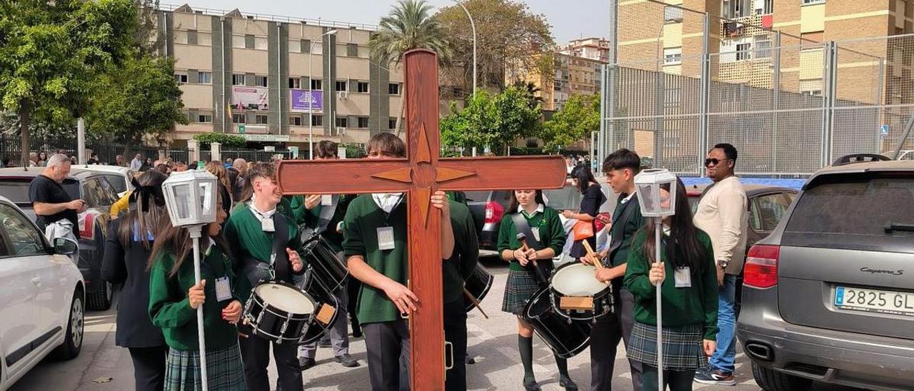 Procesión de los alumnos del Colegio Padre Jacobo