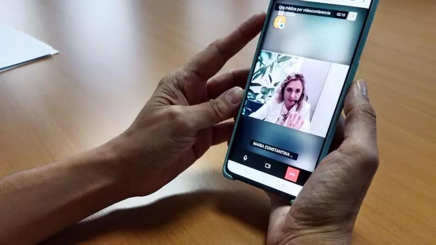 Las consultas por videollamada se disparan en la sanidad: 16 al día