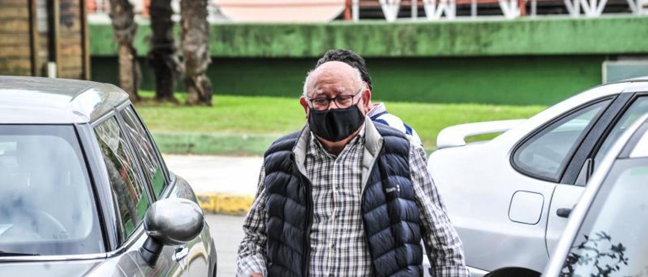 Manuel Charlín Gama, en una comparecencia en los juzgados de Vilagarcía, en 2020.   | // IÑAKI ABELLA