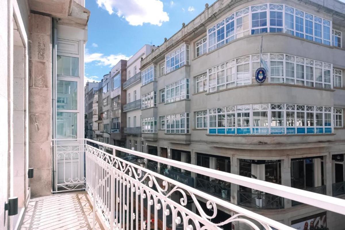 Uno de los balcones de las estancias del Principe 7 Rooms Hotel Boutique Vigo.