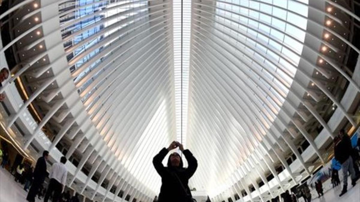 La nueva estación de Calatrava en la zona cero, el jueves, tras ser abierta parcialmente al público.