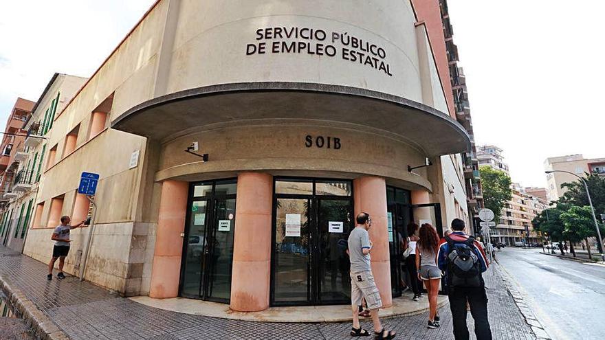 El colapso del servicio de empleo estatal (SEPE) para tramitar las prestaciones por desempleo ha sido uno de los casos mÃ¡s recientes.