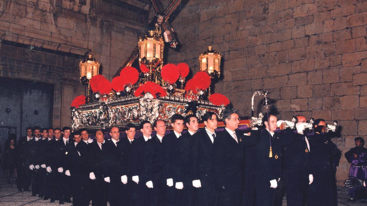 Imagen de archivo de los primeros costaleros de Nuestro Padre Jesús de Callosa de Segura.