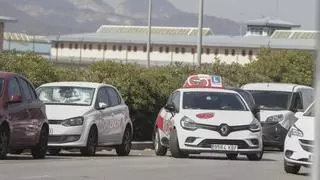 Unos 8.000 alumnos de Baleares hacen cola para examinarse del carné de conducir