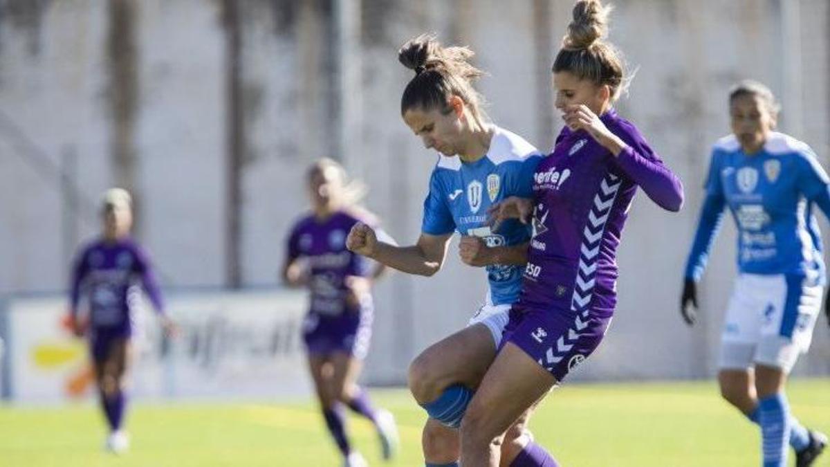 Una imagen de un partido entre el Alhama y la UDG Tenerife.