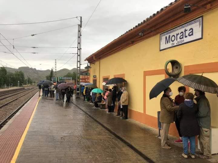 Cientos de personas claman por el futuro del tren en Aragón