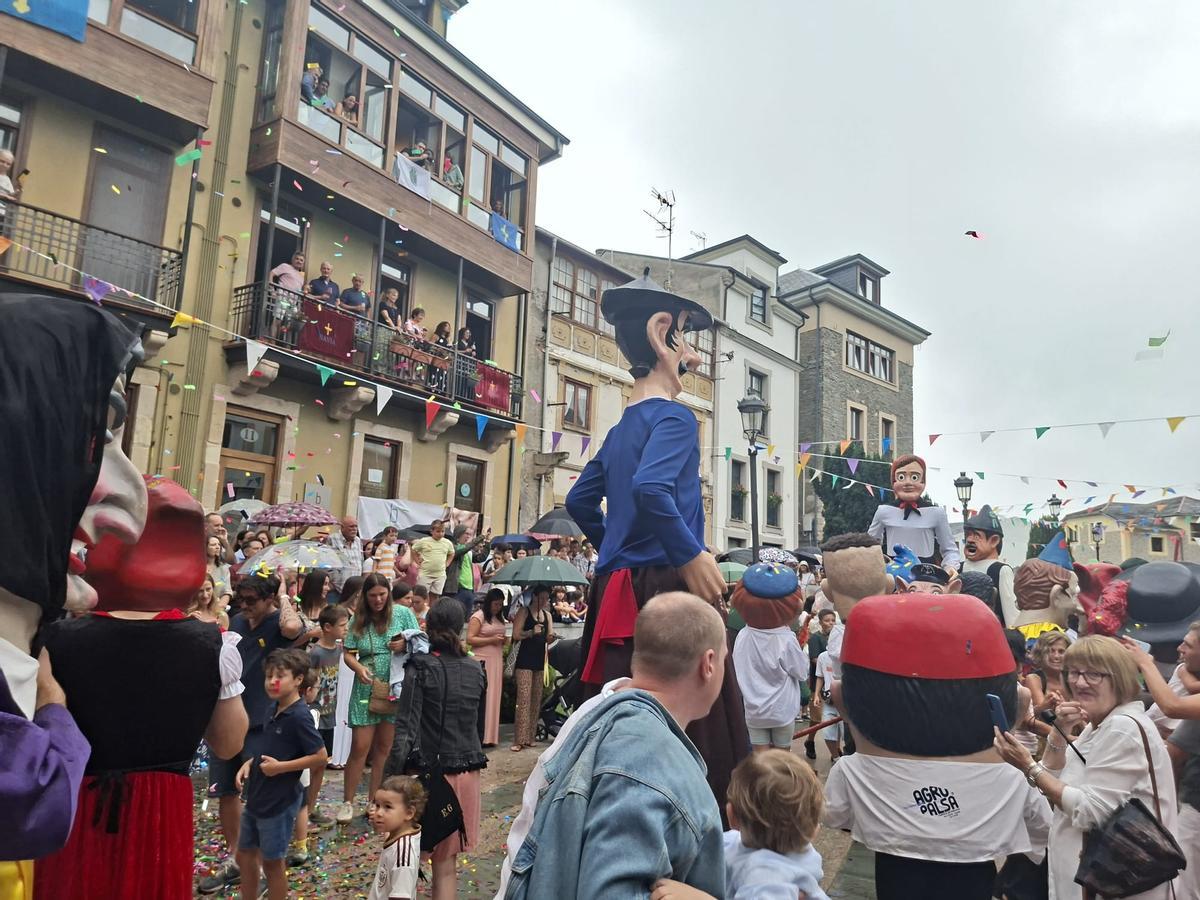 En imágenes: Así fue el chupinazo de las fiestas de Nuestra Señora de la Barca y San Roque En imágenes: Así fue el chupinazo de las fiestas de Nuestra Señora de la Barca y San Roque