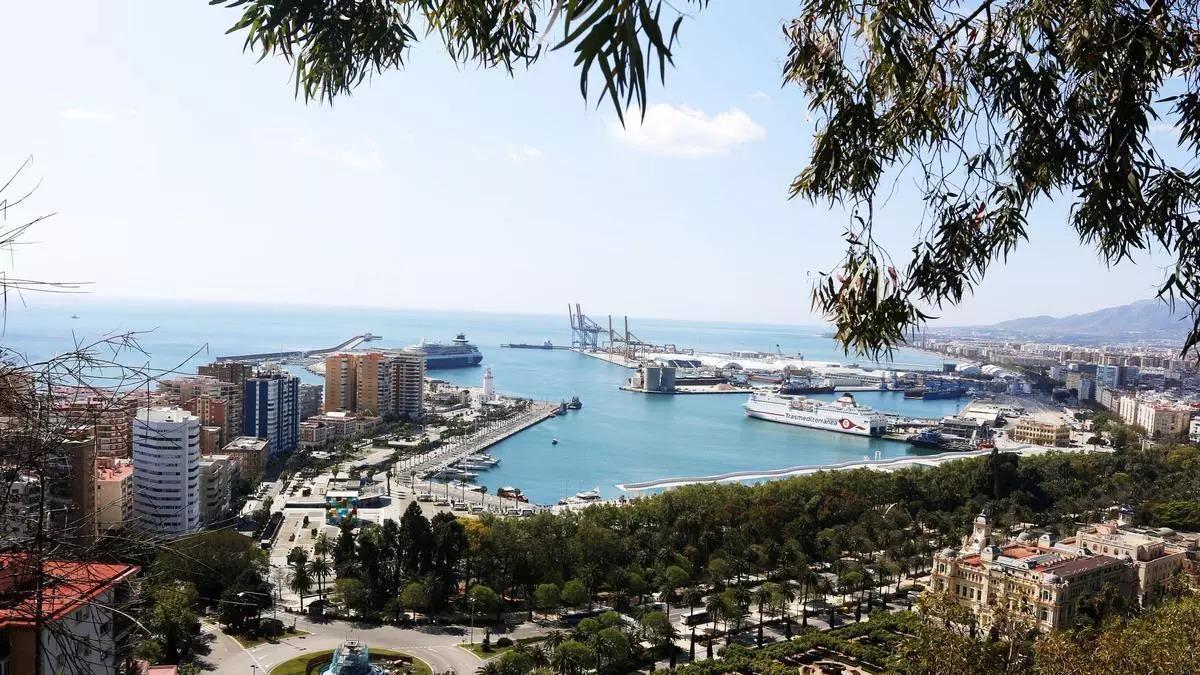 Vistas del Puerto de Málaga.