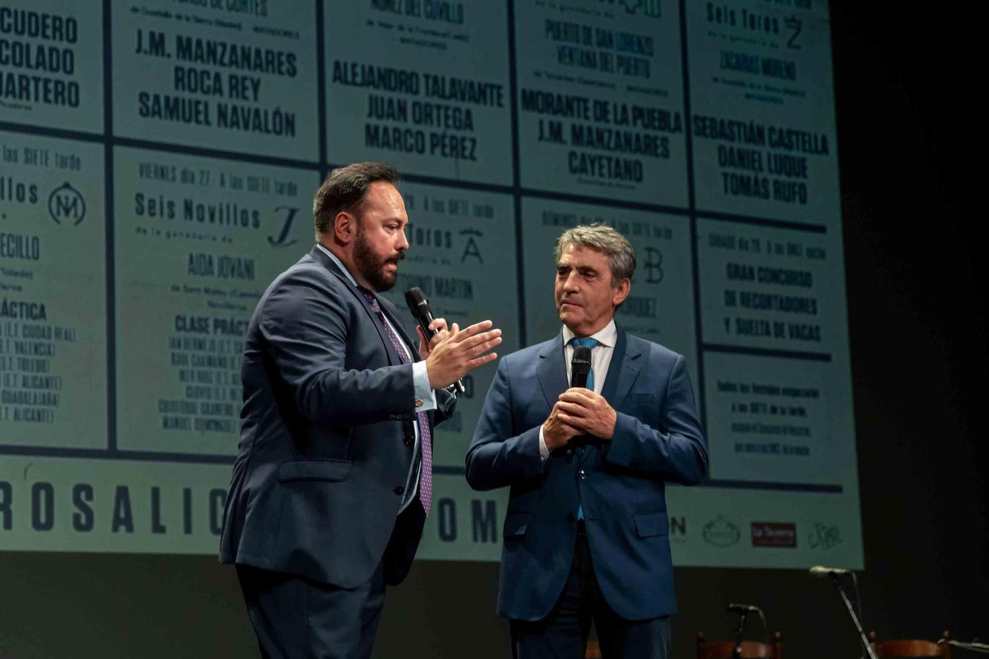 Manuel Escribano pronuncia el pregón de apertura de la Feria de Hogueras en el Teatro Principal de Alicante