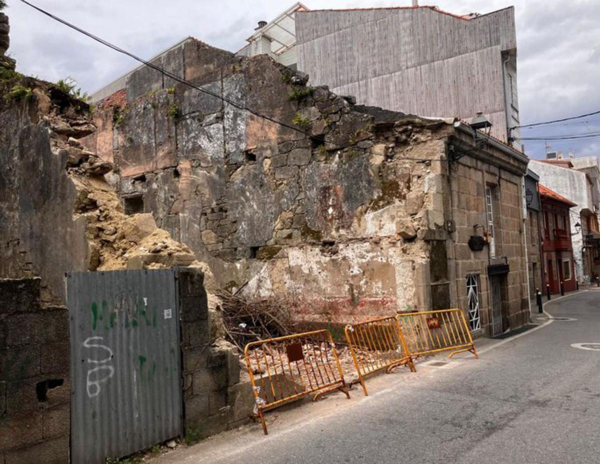 El lugar de la obra, en la Rúa da Praza, al lado de la Taberna do Salitre. | FdV