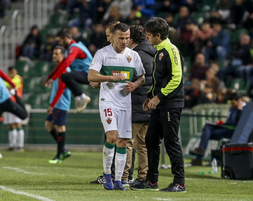 Los franjiverdes desperdician media docena de ocasiones tras un derroche de juego e intensidad y caen en el tramo final