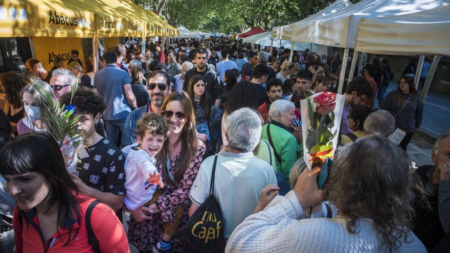 Totes les fotos de la diada de Sant Jordi 2023 a Manresa