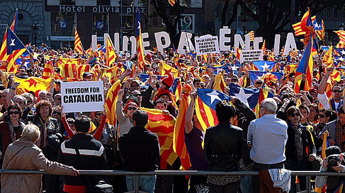 ’Flashmob’ per la independència a la plaça de Catalunya.
