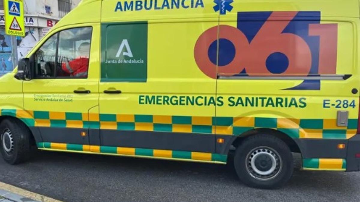 Una ambulancia del 061.