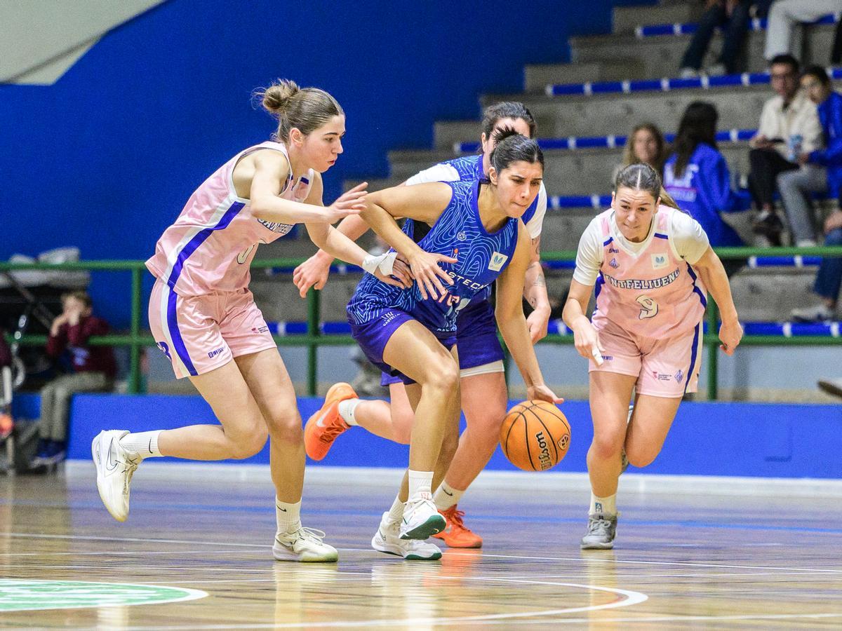 Contundente triunfo de las castellonenses junto a su afición