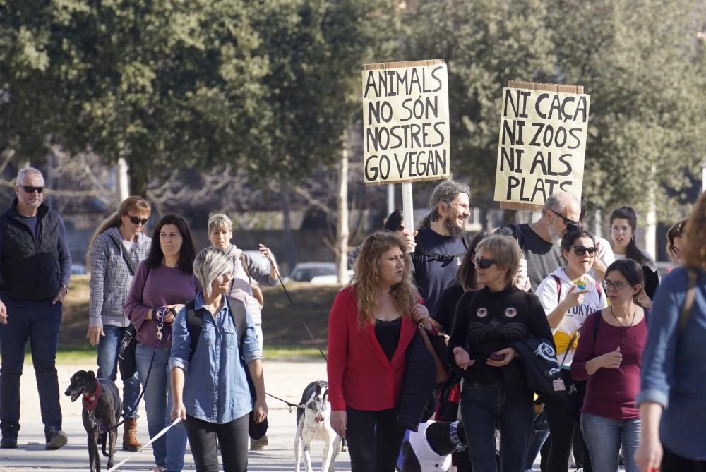 Concentració contra la caça a Girona