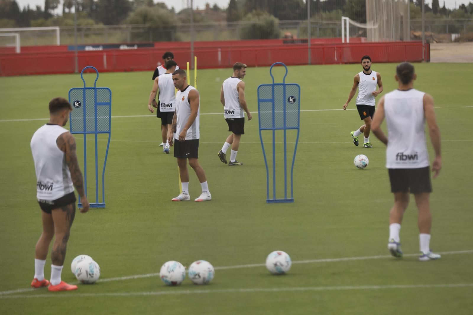 El Mallorca vuelve a entrenar en Son Bibiloni sin caras nuevas