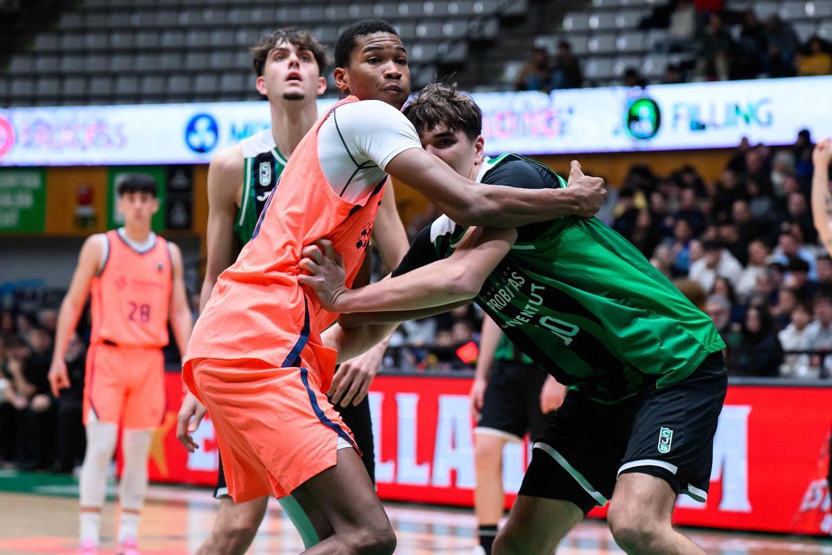 Dabone fue el complemento perfecto de Boumtje para imponerse en el Olímpic