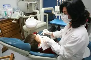 Casi 27.000 niños cordobeses se benefician de la asistencia dental gratuita