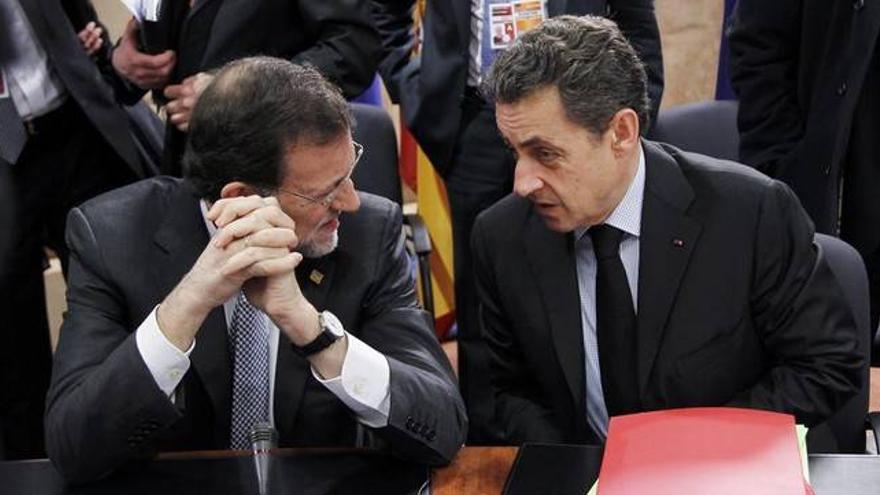 Rajoy y Sarkozy acuerdan crear grupos de trabajo sobre reformas europeas e inmigración