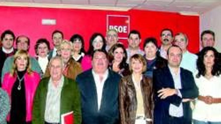 El 98% de los votos mantienen a Ramírez como líder del PSOE