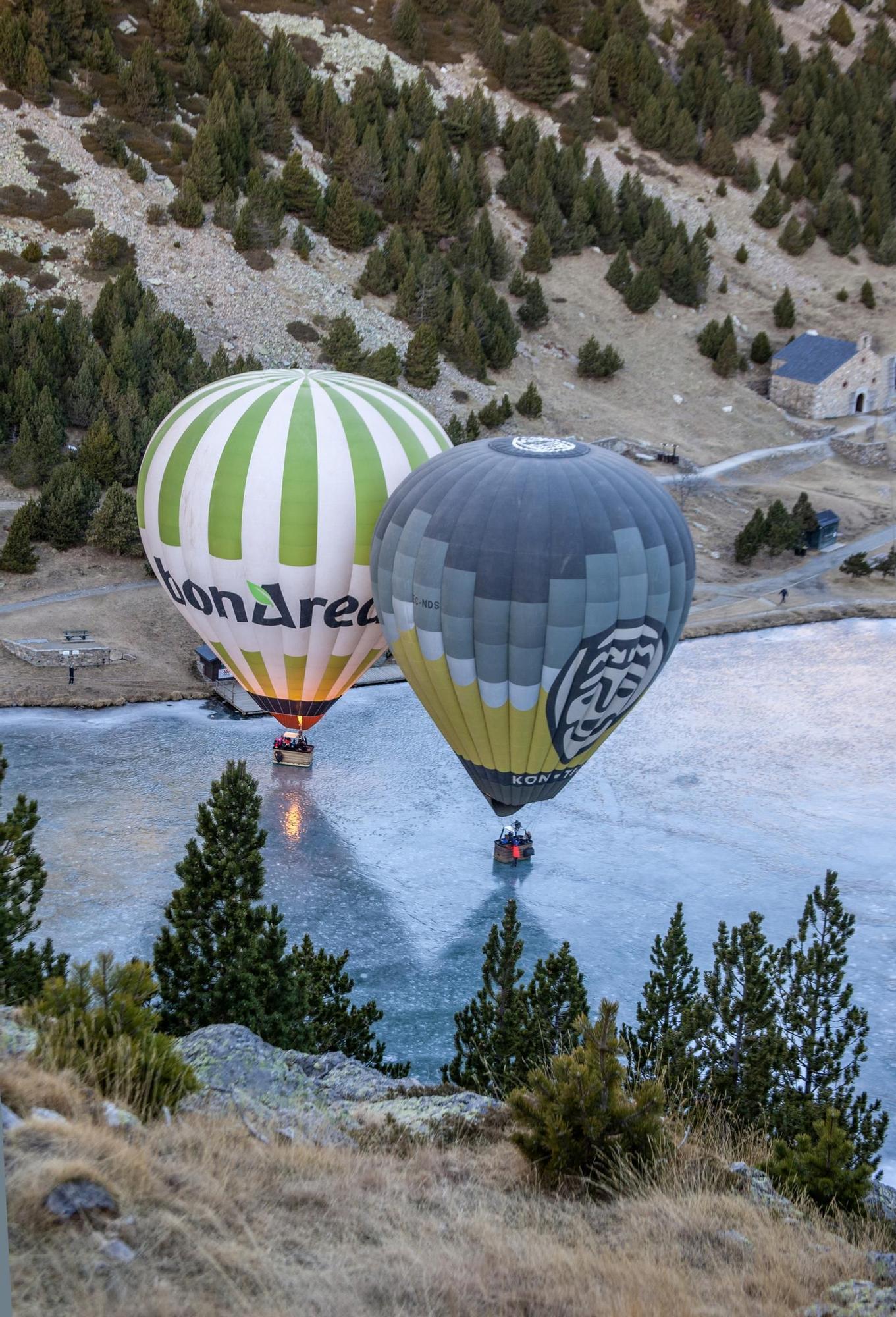 Cinc globus aerostàtics s'enlairen per primer cop de la Vall de Núria