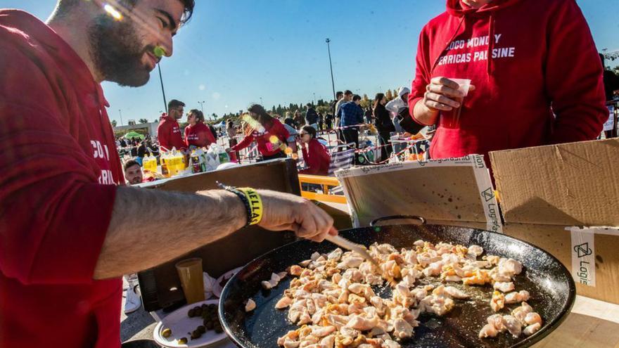 Concurso de paellas en el Parque Antonio Soria en 2021. | TONY SEVILLA