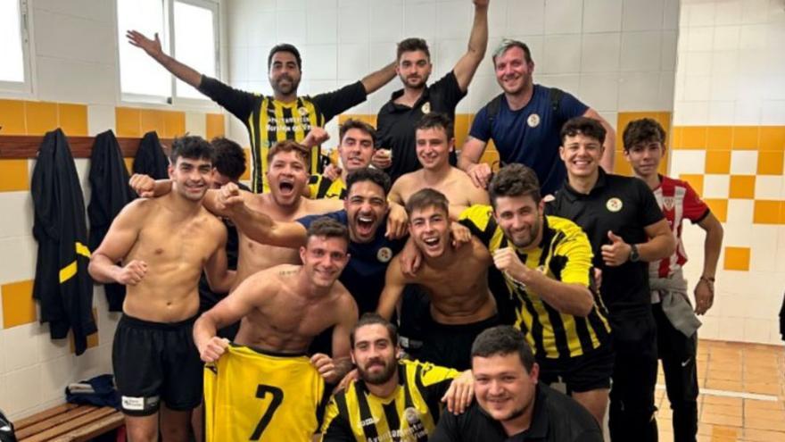 El Moraleja CF celebra su triunfo del pasado domingo. | Cedida