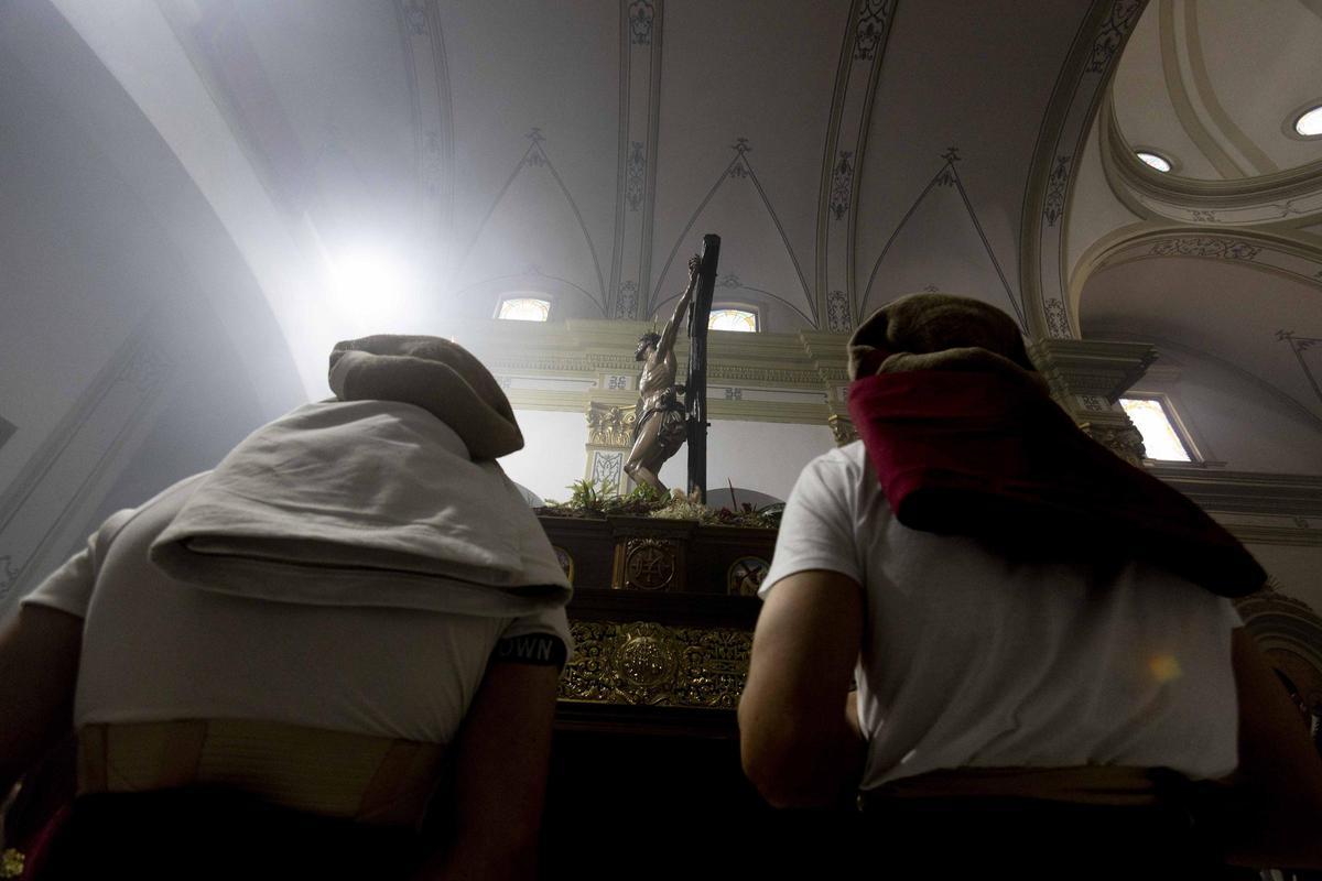 Semana Santa en Alicante 2026: Procesión de la Hermandad Penitencial Mater Desolata en el Viernes Santo