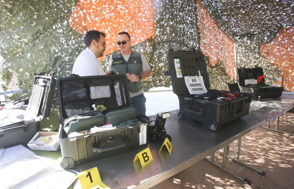 Un momento de la jornada de puertas abiertas de la Guardia Civil.