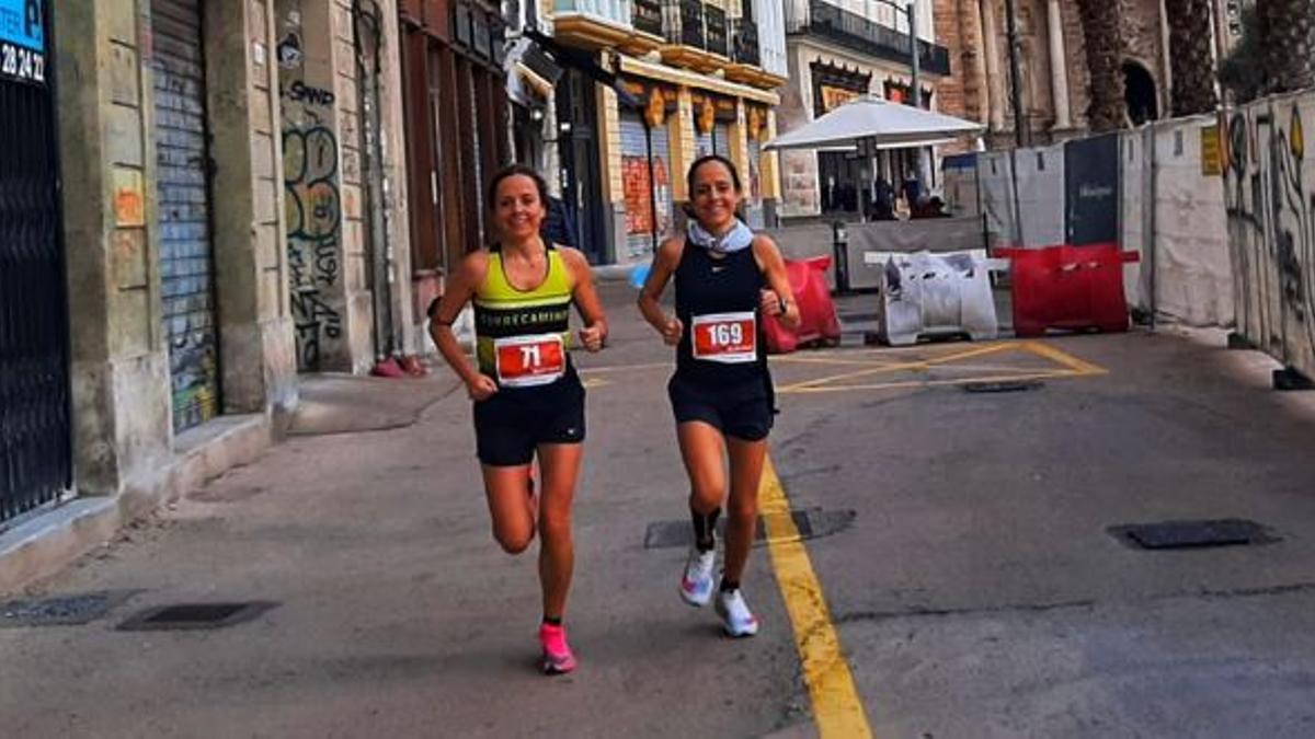 Las hermanas Amaro durante una carrera