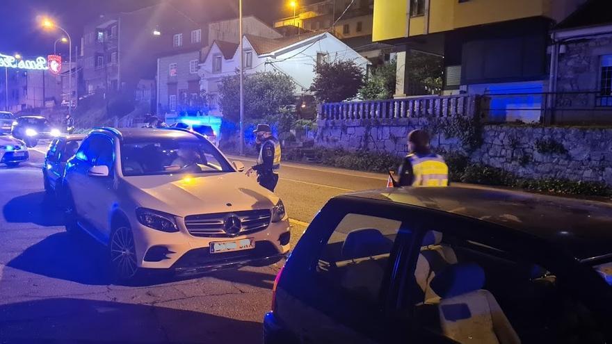 El control policial desplegado anoche en Vilagarcía.