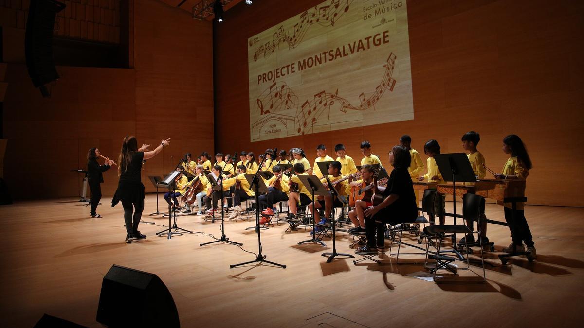 Girona lliura els premis escolars dels concursos de promoció de la lectura i l'escriptura