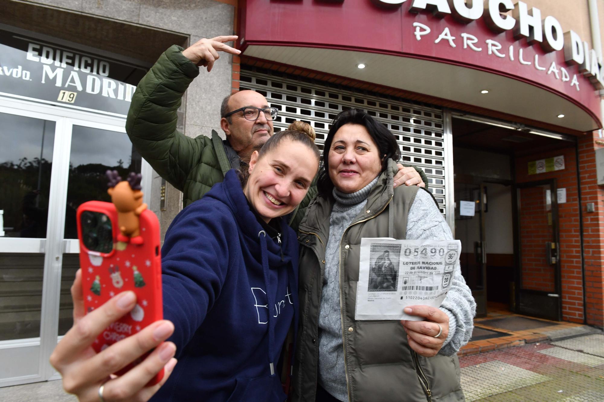 El Gordo cae en A Coruña: El primer premio de la Lotería de Navidad deja 180 millones entre la calle Barcelona y El Gaucho I