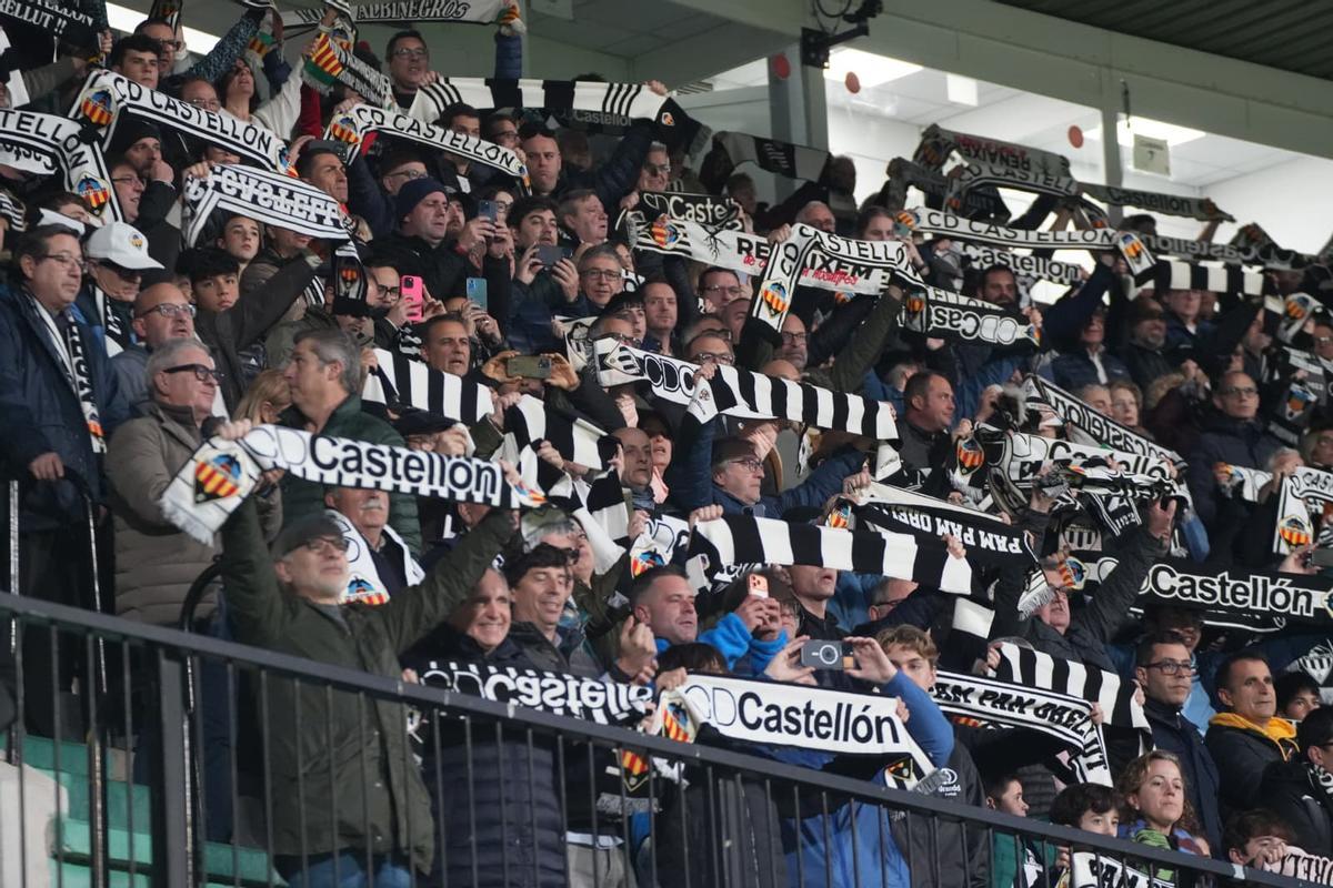 Galería: La afición del Castellón llena el SkyFi Castalia ante el Andorra