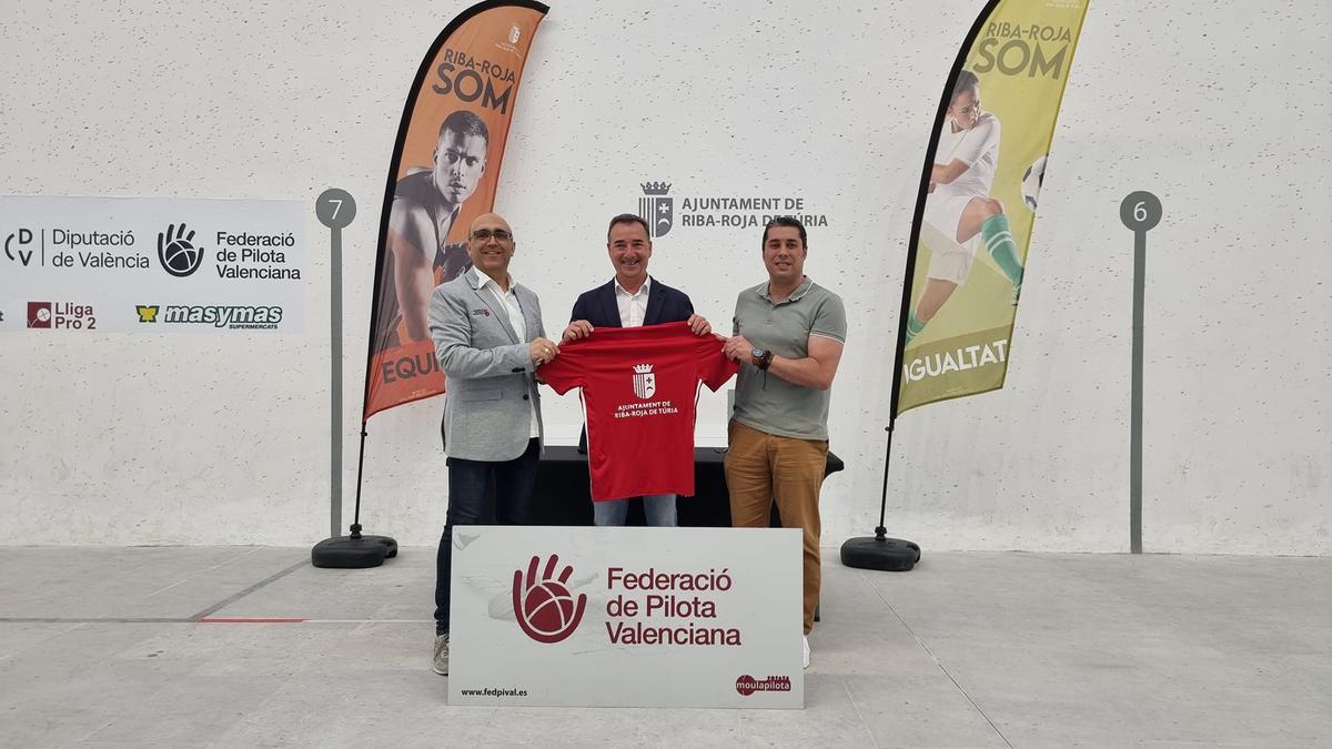 acuerdo entre la Federació de Pilota Valenciana y el Ayuntamiento de Riba-Roja.