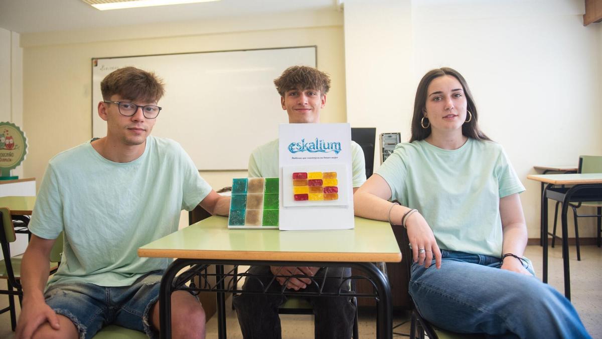‘Eskalium’, el proyecto de estudiantes de A Coruña que transforma escamas de pescado en baldosas