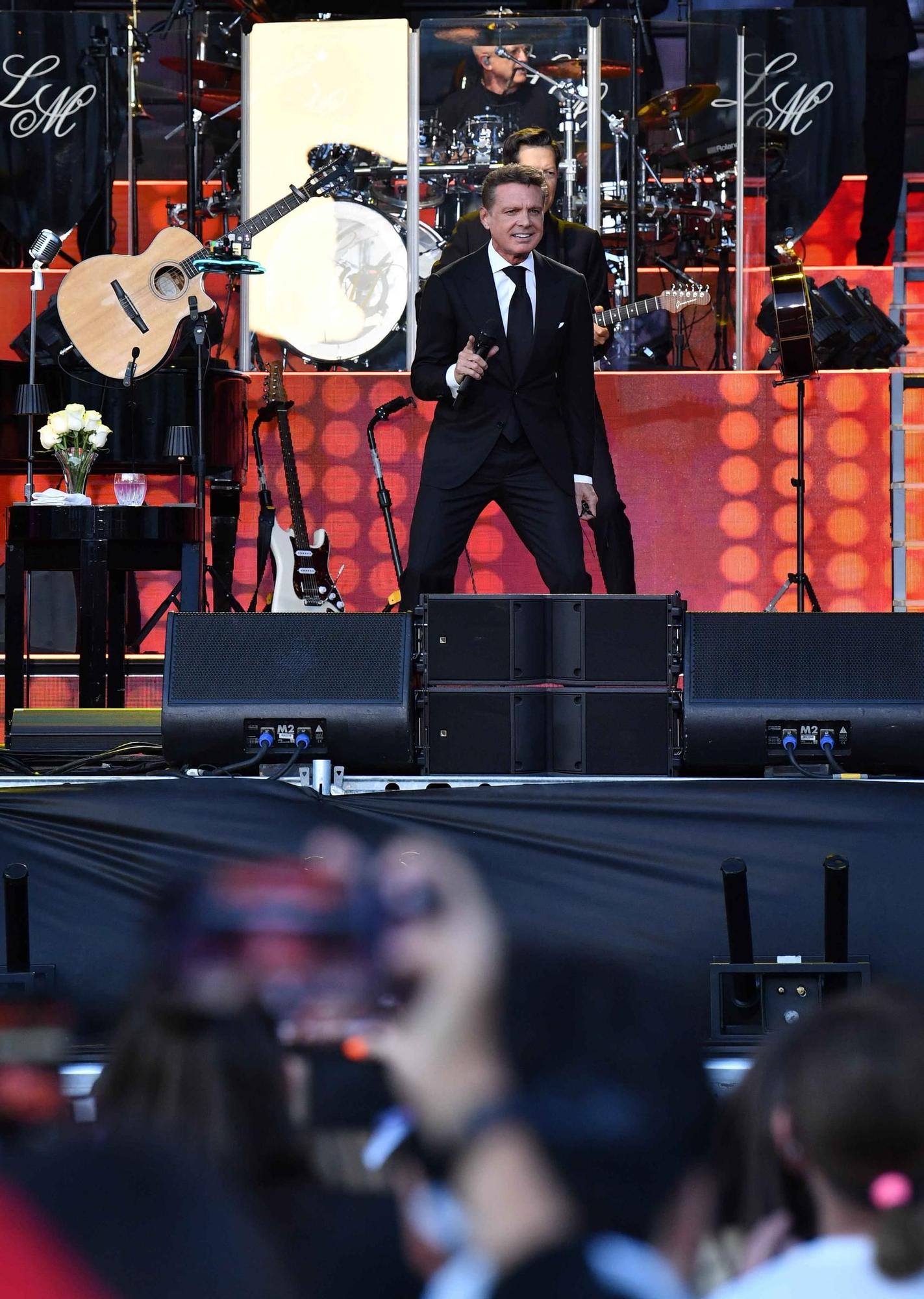 Luis Miguel alarga su leyenda en A Coruña