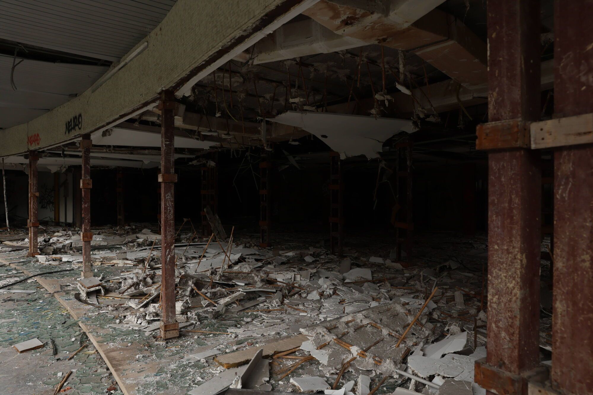 Viejo HUCA. Recorrido por cómo está el viejo hospital.