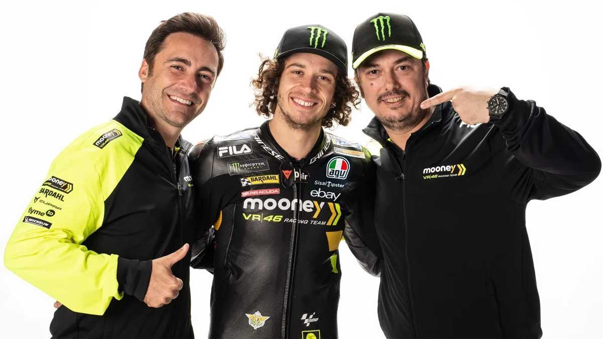 Pablo Nieto, Marco Bezzecchi y Uccio Salucci han sellado el acuerdo de continuidad para 2024 en el Mooney VR46 Team