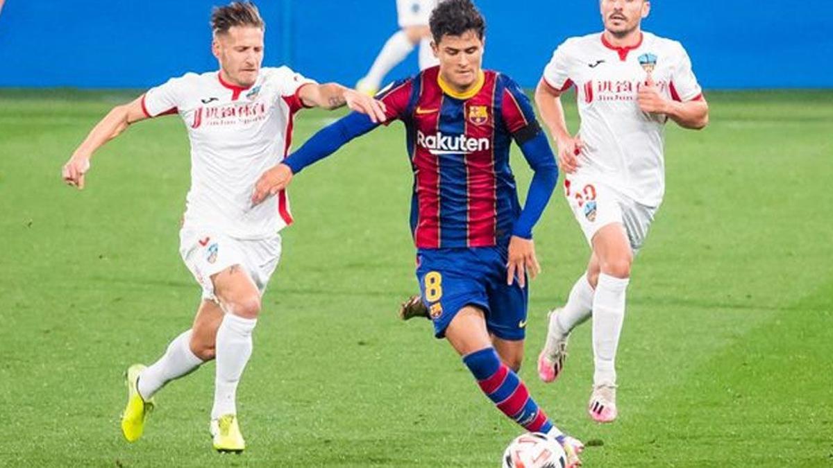 El centrocampista Lucas de Vega seguirá en el Barça B