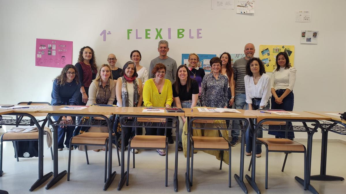 Profesores e investigadores vinculados al programa, ayer, en el IES Bernaldo de Quirós.