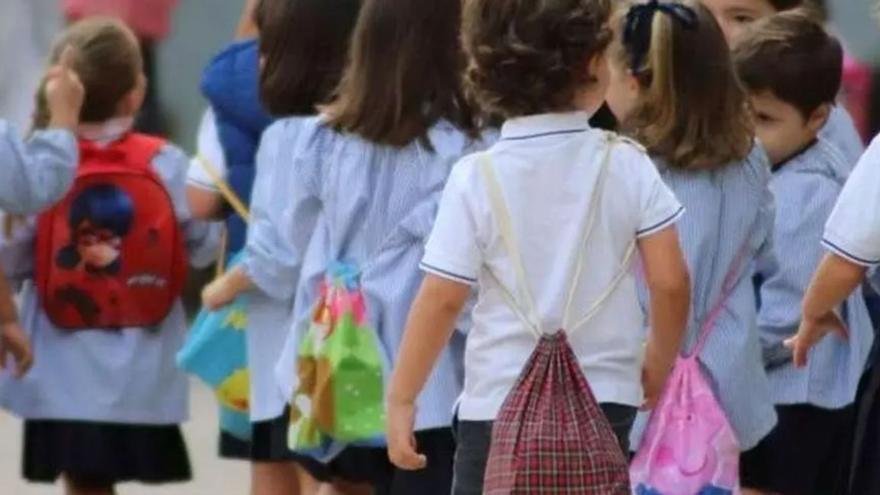 Un 28% de los niños españoles, en riesgo de pobreza | VICENTE ROSO/EFE