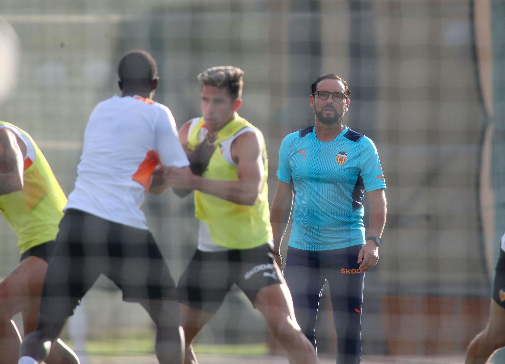 Las imágenes del entrenamiento del Valencia CF en Oliva