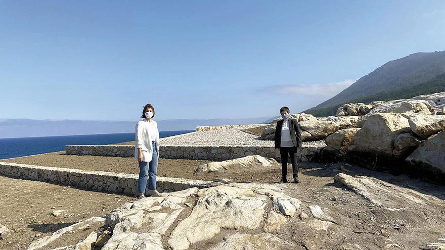 María Fandiño y Ánxela Fernández en una de las zonas. // Faro