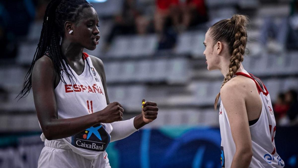 Awa Fam, de 16 años, la joya de la cantera femenina del Valencia Basket